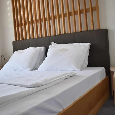 Jeca * Τζαχορίνα