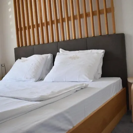 Jeca * Τζαχορίνα